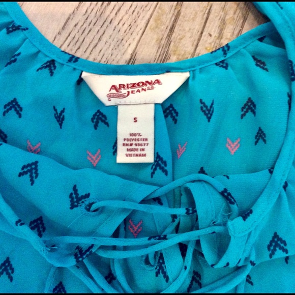 ❤️ ARIZONA BLUE SHEAR COLD SHOULDER BLOUSE Size S - Picture 9 of 9